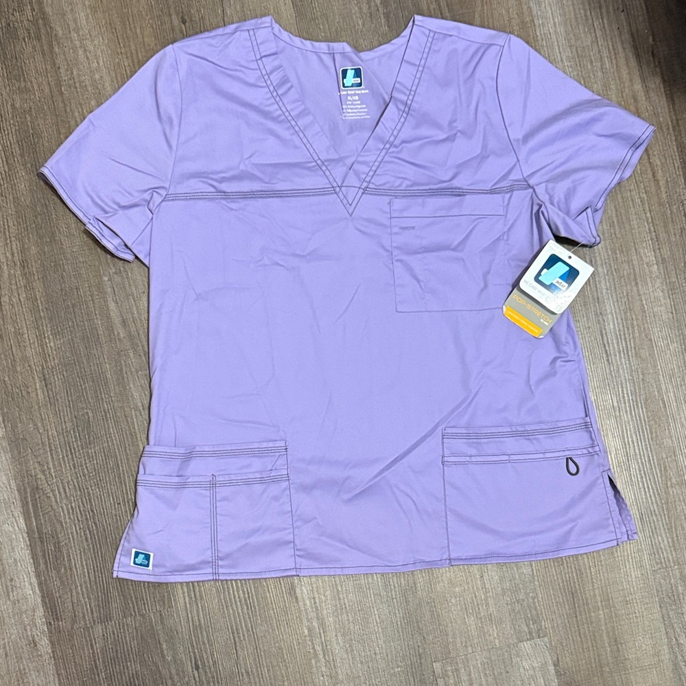 Lilac V-Neck Short Sleeve Scrub Top